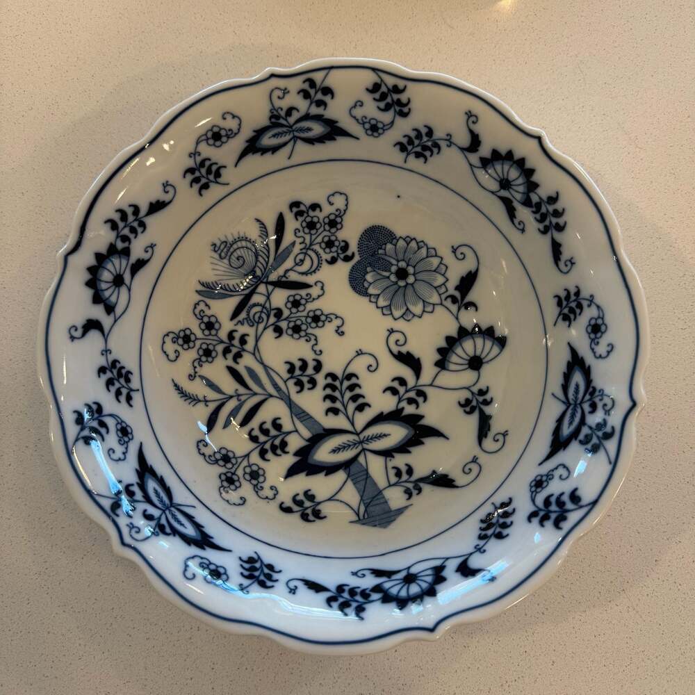 Vintage Blue Danube Japan 9" Blue Onion Round Vegetable Serving Bowl Scalloped